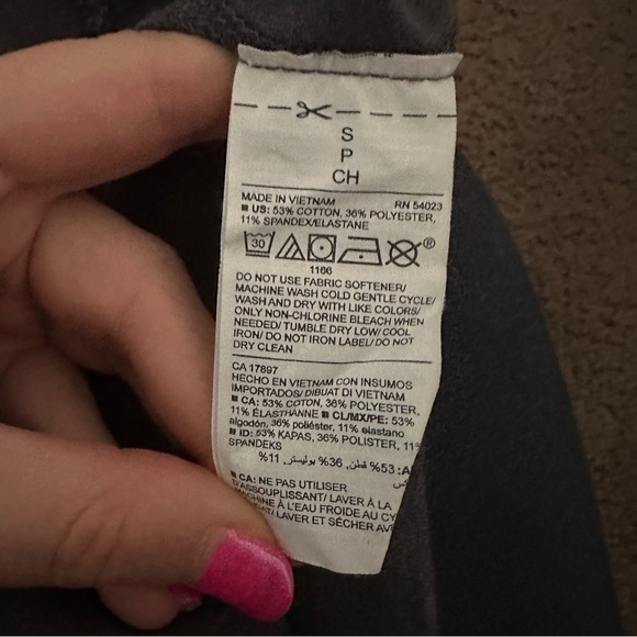 Old Navy Gray Leggings with Cutouts Size Small - Picture 9 of 10